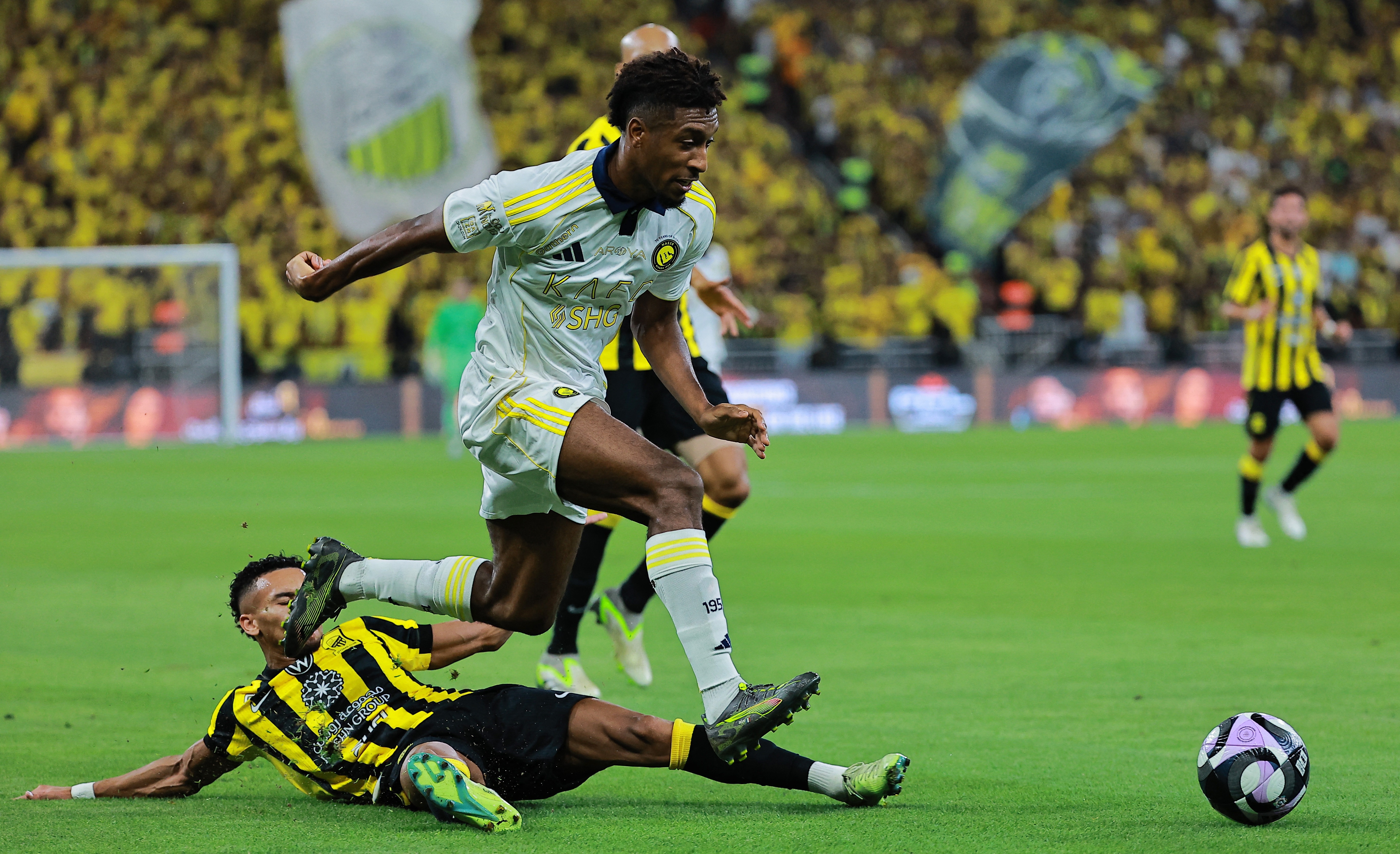 2026世界杯买球网站-沙特媒体：科曼和西马坎周三接受了检查，以确定具体伤情